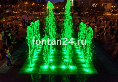 Фонтан на площади